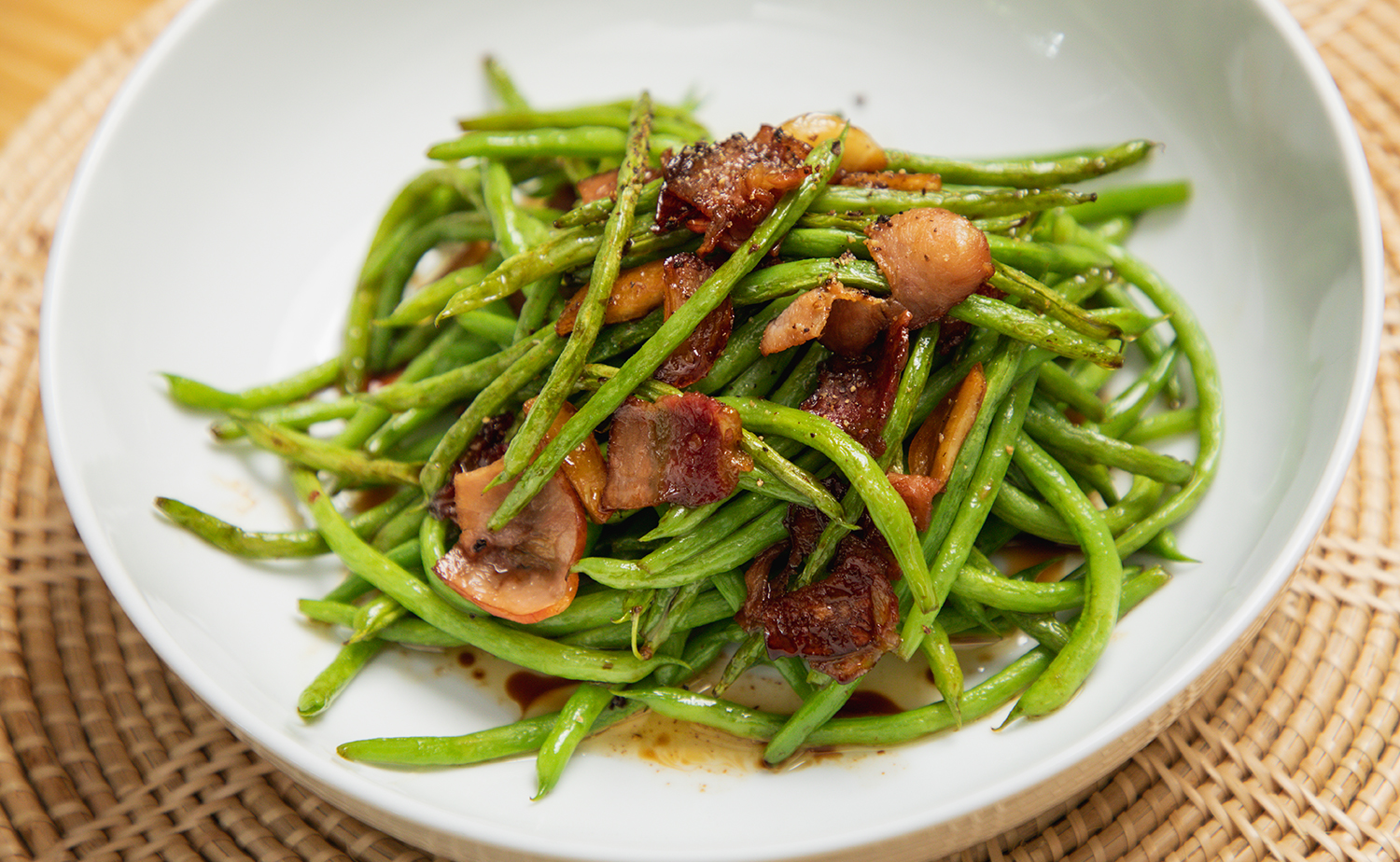 Stirfried Green Bean with Bacon (ถั่วเข็มผัดเบคอน)