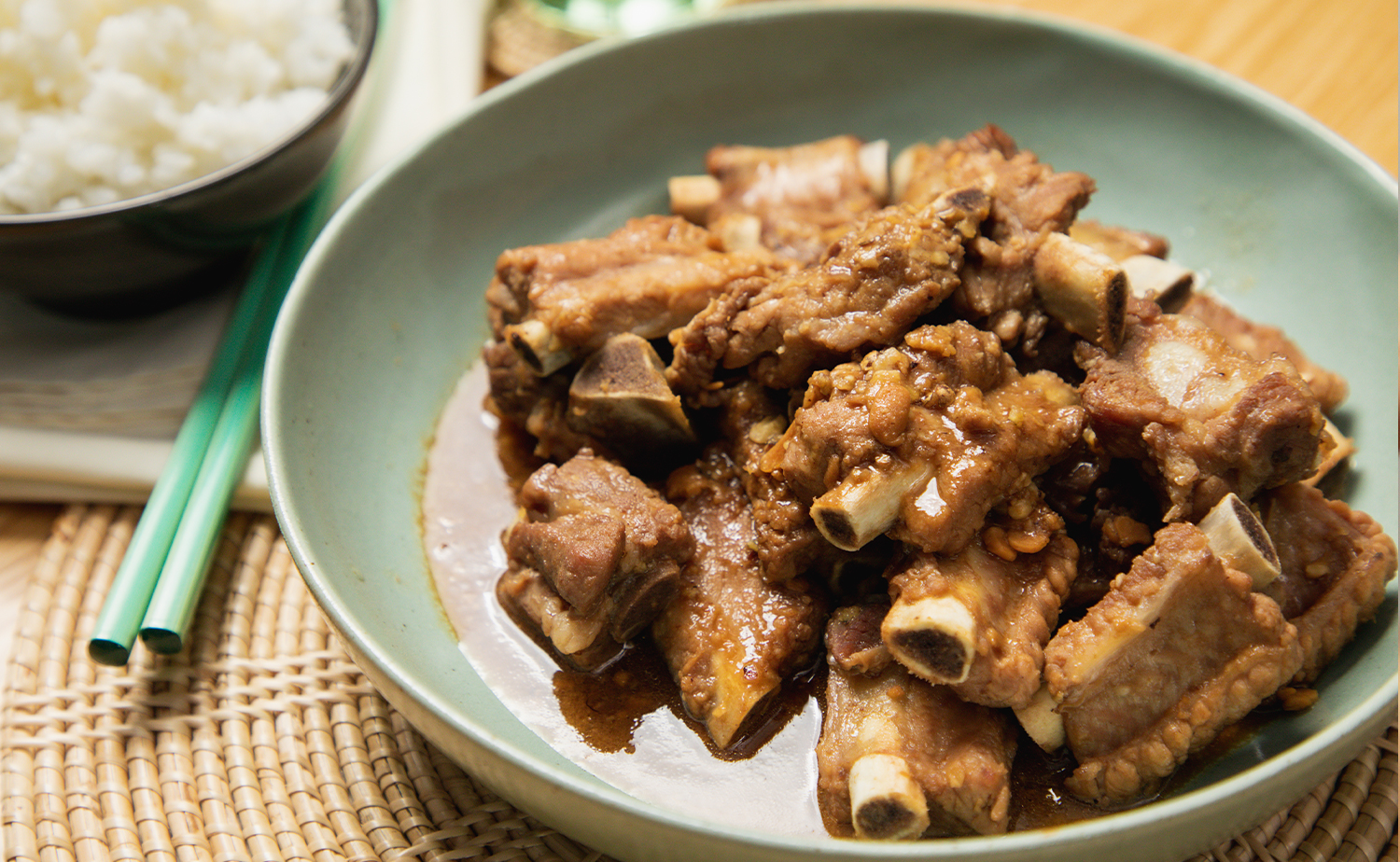 Braised Pork Ribs with Soybean Paste (ซี่โครงหมูตุ๋นเต้าเจี้ยว)