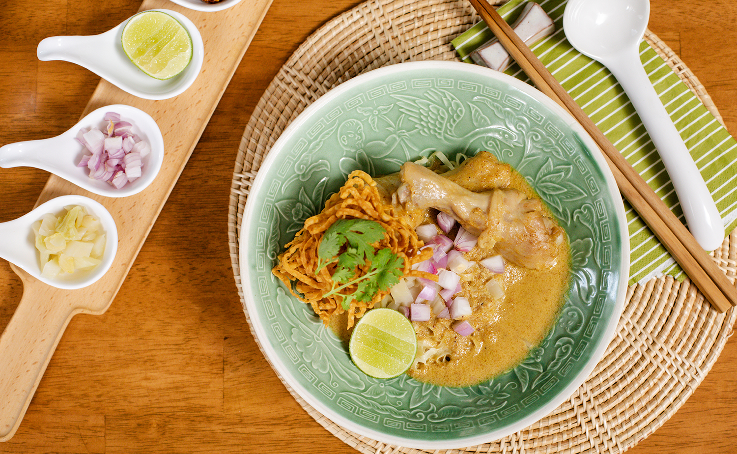 Chicken Curry Noodles (บะหมี่แกงกะหรี่ไก่)