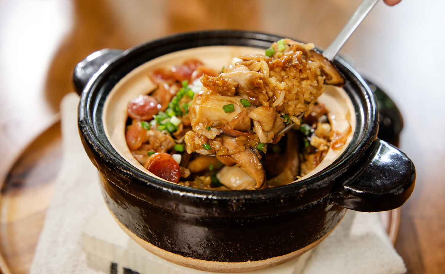 Claypot Chicken Rice (ข้าวอบไก่หม้อดิน)