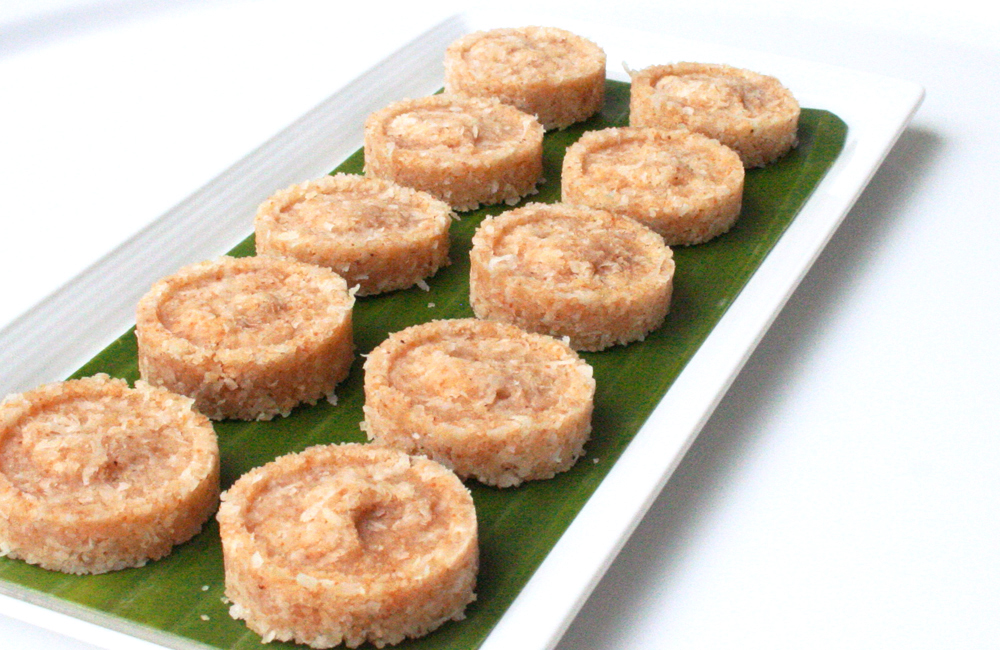 Sweet Coconut & Rice Cake (ข้าวตู)