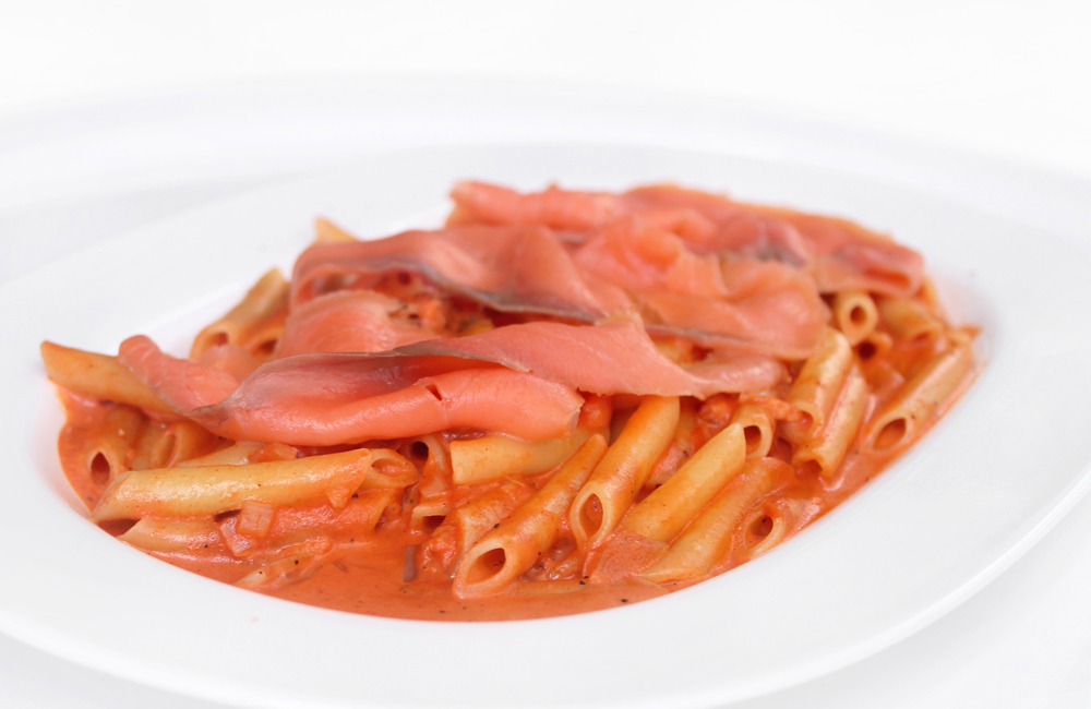 Smoked Salmon Penne with Vodka Cream Sauce (เพนเน่แซลมอนรมควันกับวอคก้า