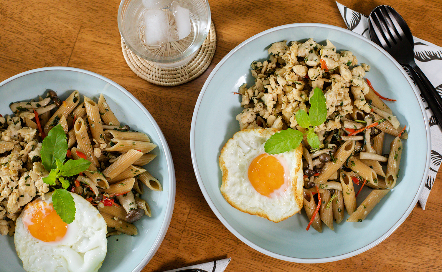 Wholewheat Penne with Holy Basil Chicken (โฮลวีทเพนเน่กะเพราไก่สับ)