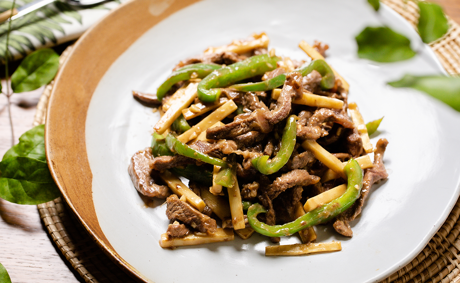 Stir-fried Steak and Bell Pepper (เนื้อผัดพริกหวาน)