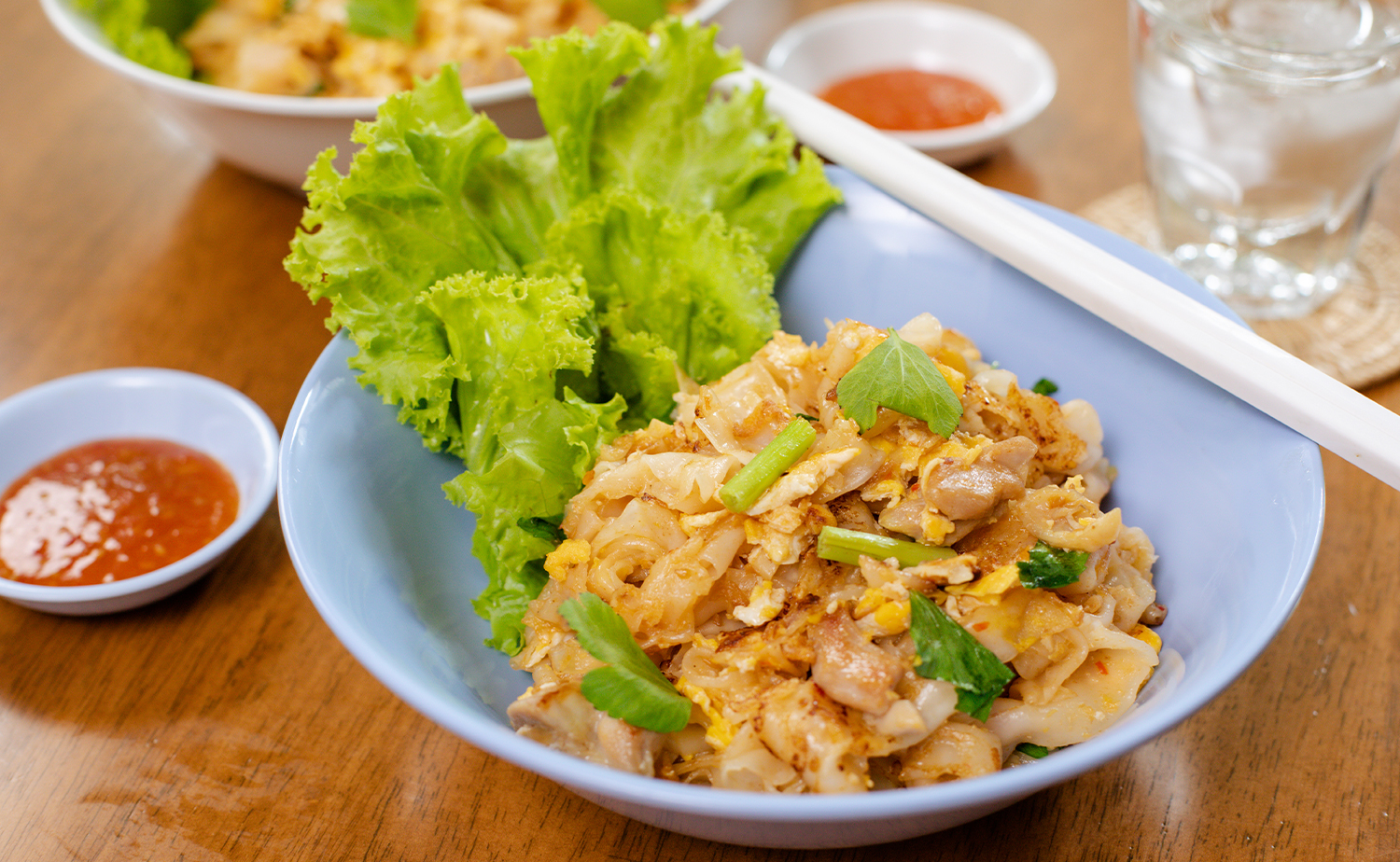 Stir-fried Sukiyaki Rice Noodles (ก๋วยเตี๋ยวคั่วไก่ซอสสุกี้)