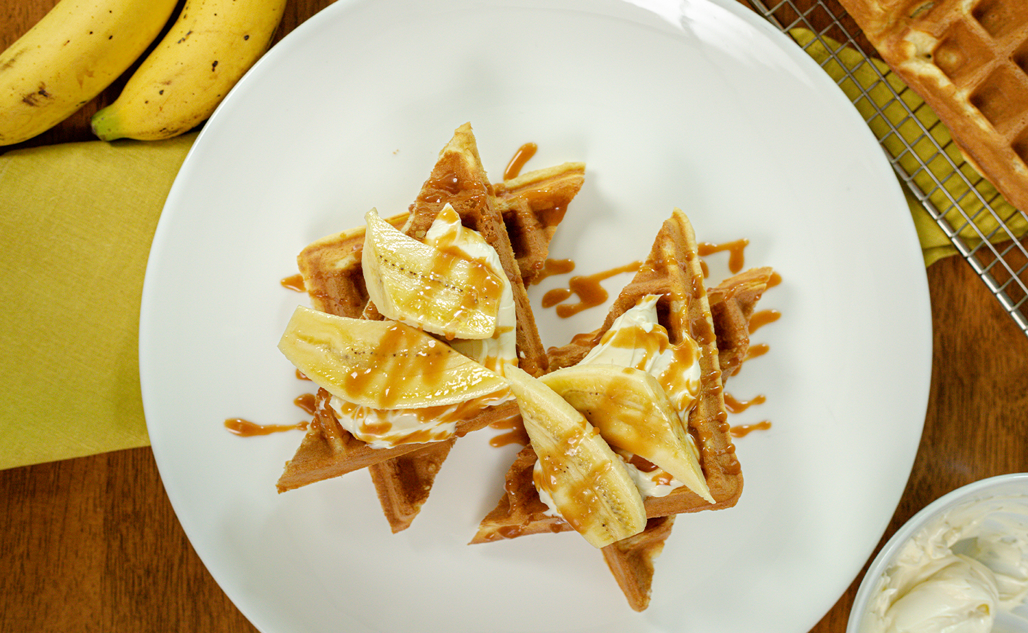 Coconut Waffles with Coconut Mascarpone (วาฟเฟิลกะทิกับมัสคาร์โปนกะทิ)