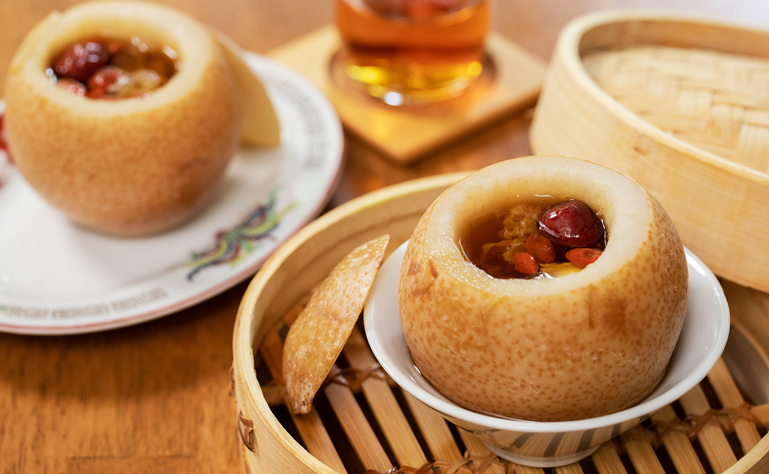 Snow Fungus with Pear (สาลี่นึ่งสมุนไพรจีน)