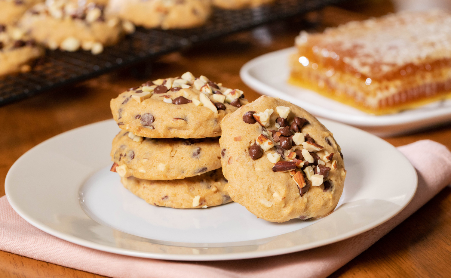Chocolate Chip & Honey Cookies (คุกกี้ฮันนีช็อกโกแลตชิพ)
