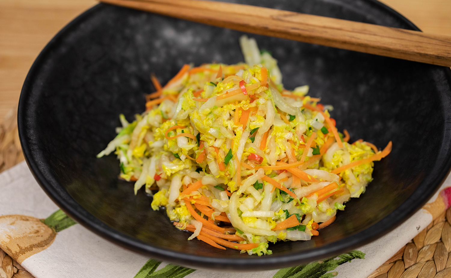 Spicy Stir-Fried Cabbage (ผัดผักกาดขาว)
