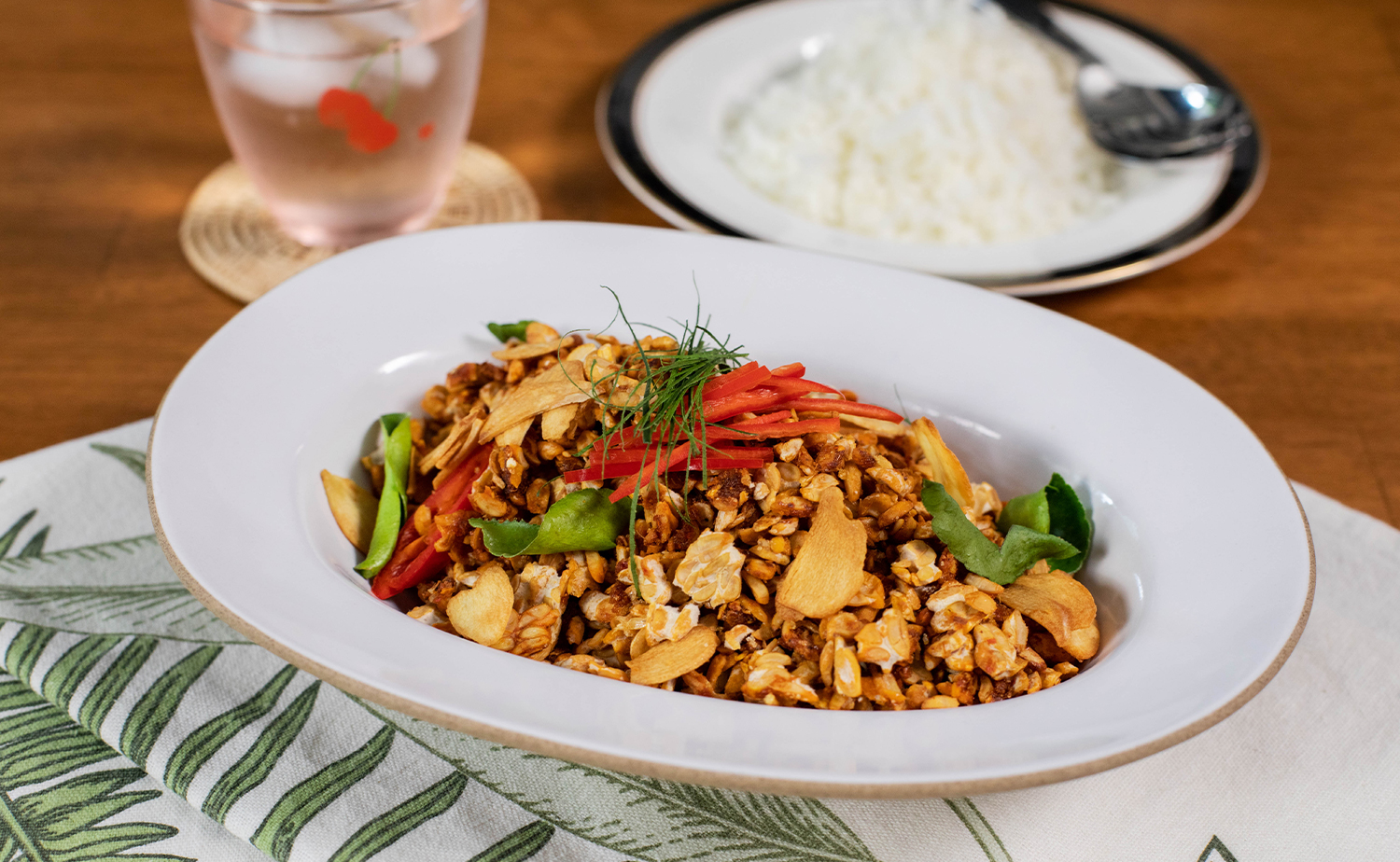 Stirfried Tempeh in Red Curry Sauce (พริกขิงเทมเป้)