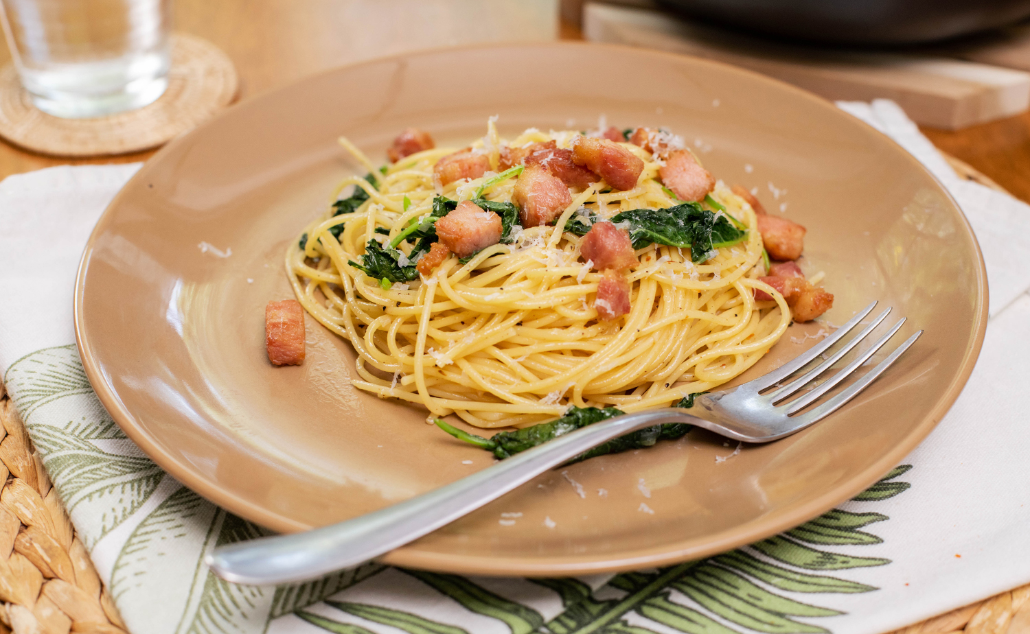 Pasta with Spinach (สปาเก็ตตินีผักโขม)