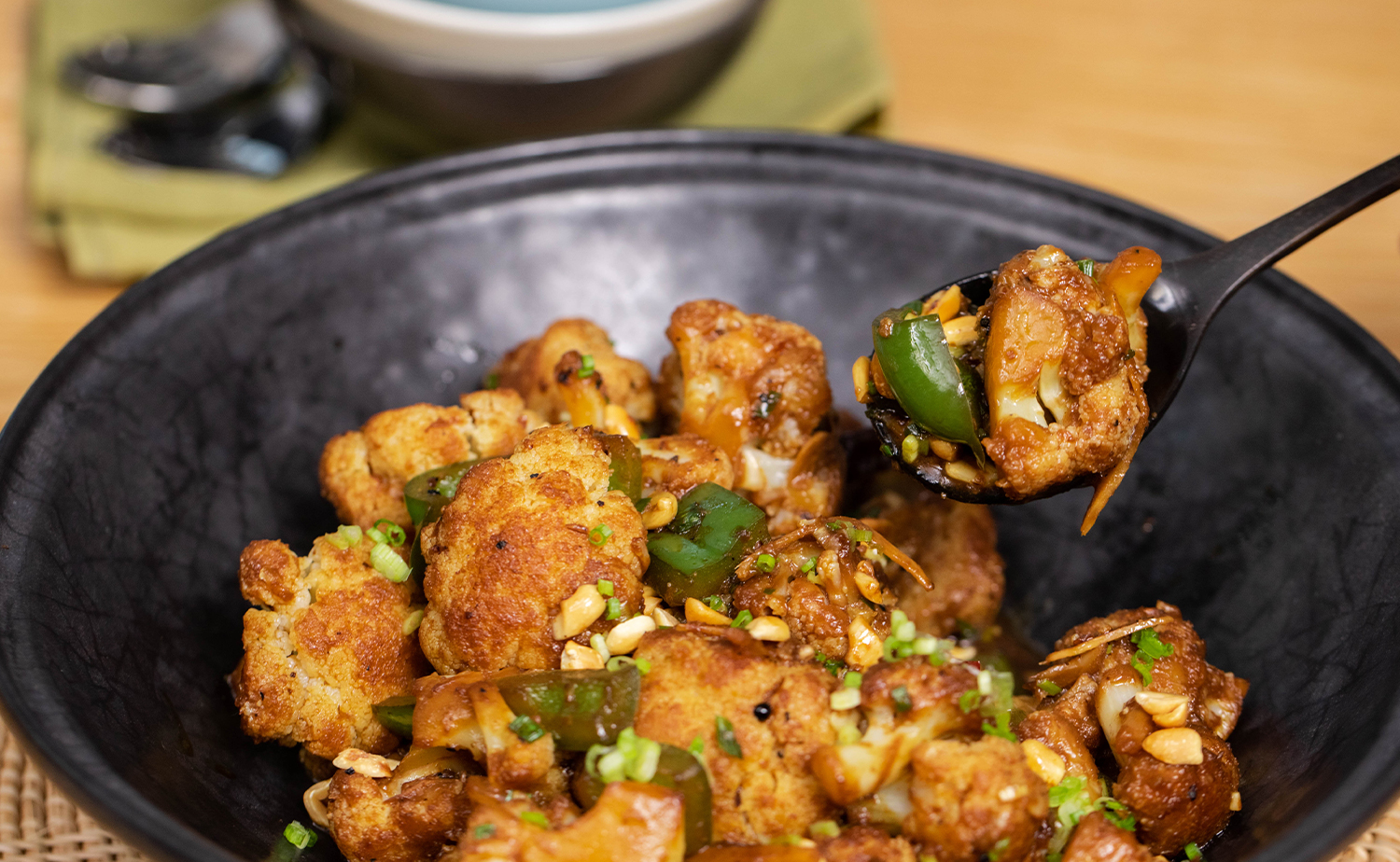 Kung Pao Cauliflower (ดอกกะหล่ำกงเป่า)
