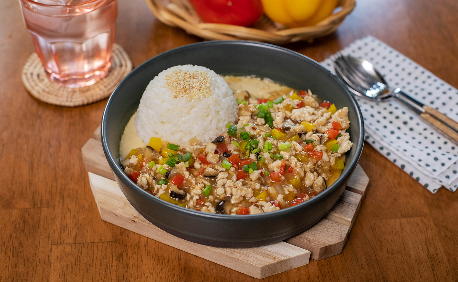 Black Pepper Chicken Rice on Steamed Egg (ไข่ตุ๋นราดข้าวหน้าไก่พริกไทยดำ)