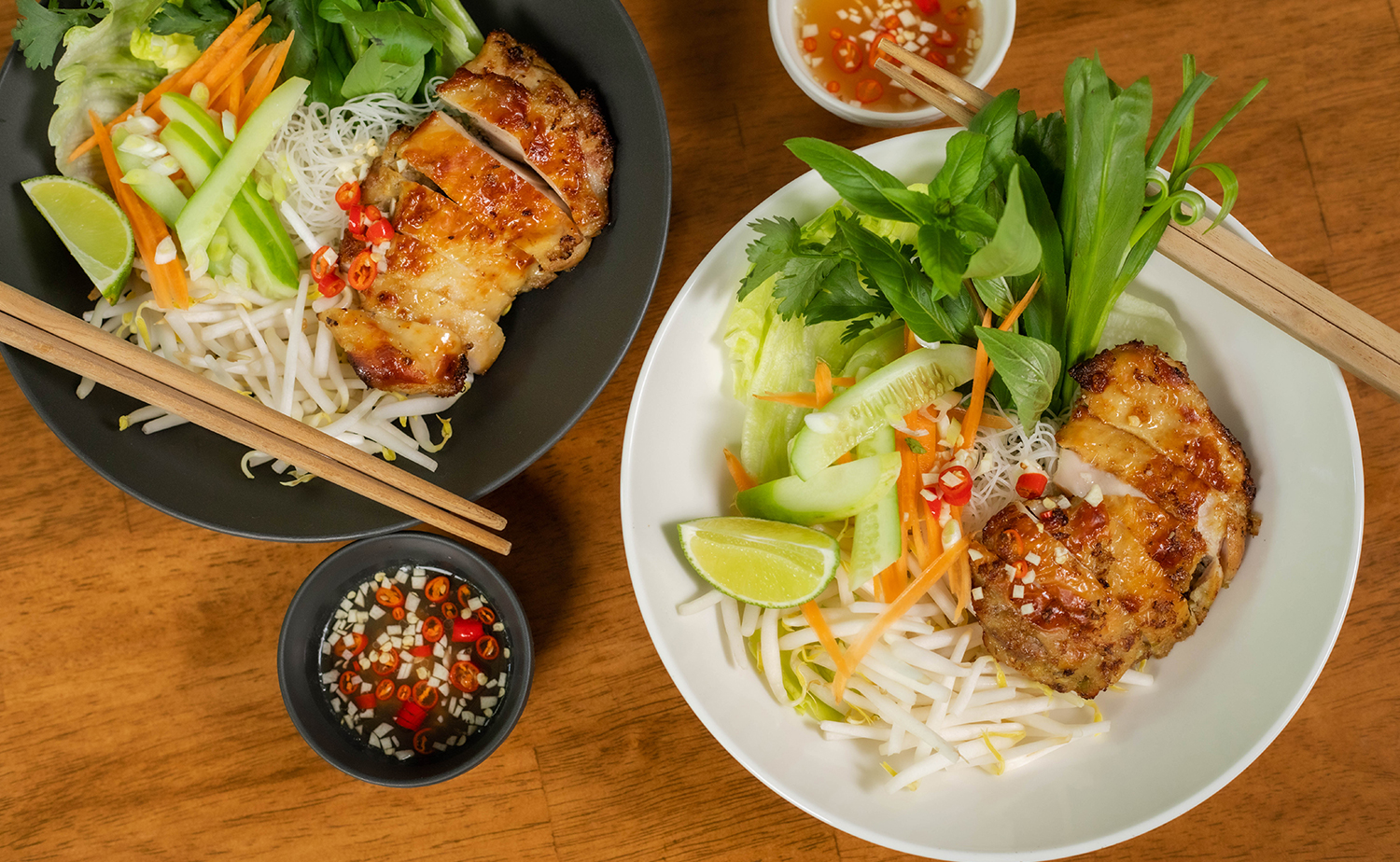 Vietnamese Noodles with Lemongrass Chicken (ไก่ตะไคร้ย่างกับเส้นหมี่)
