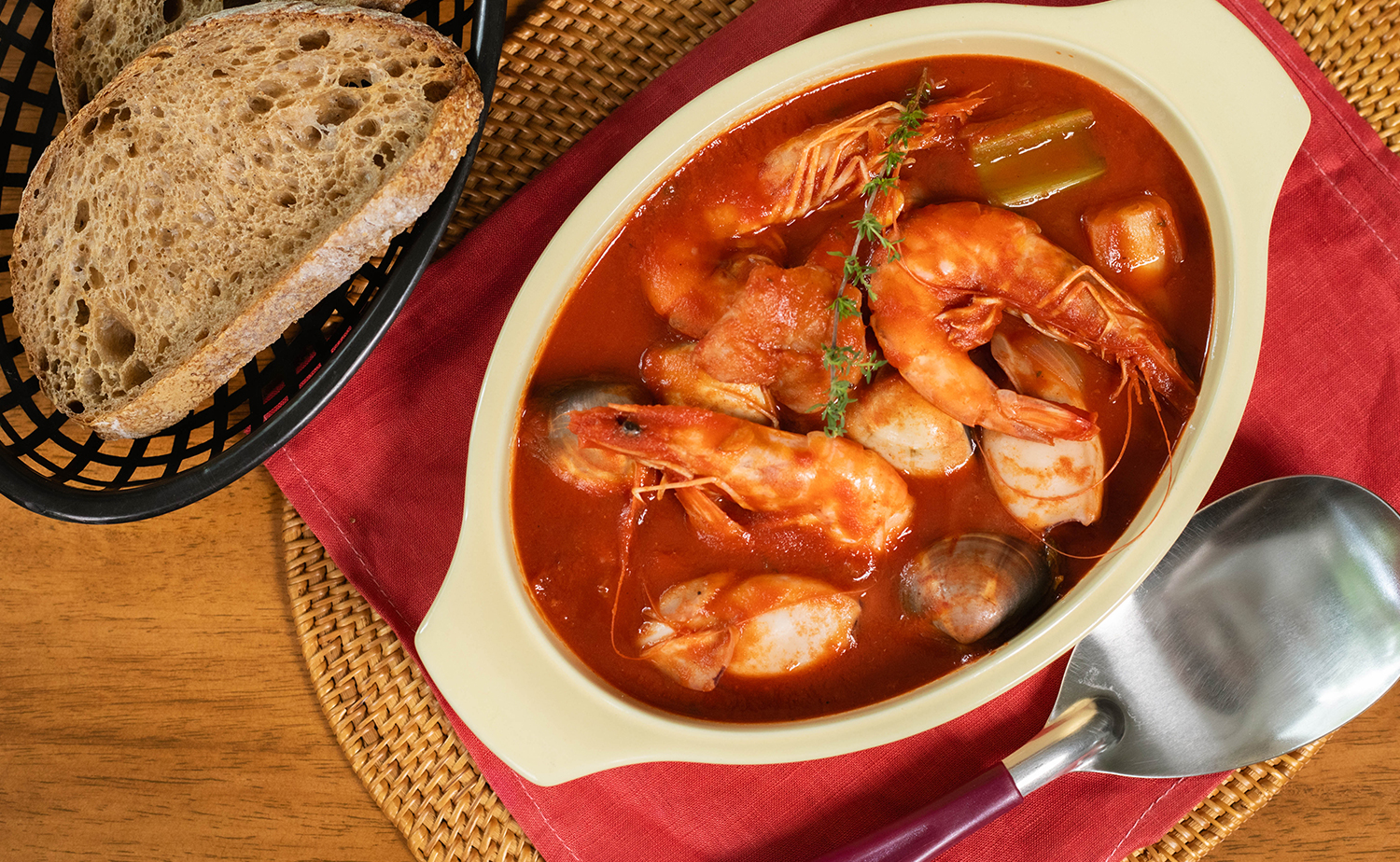 Cacciucco (สตูว์ซีฟู้ด)