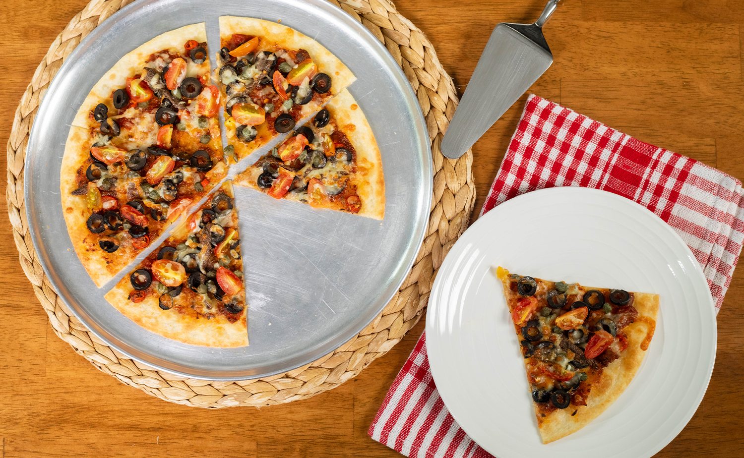 Puttanesca Pizza (พิซซ่าพุททาเนสก้า)