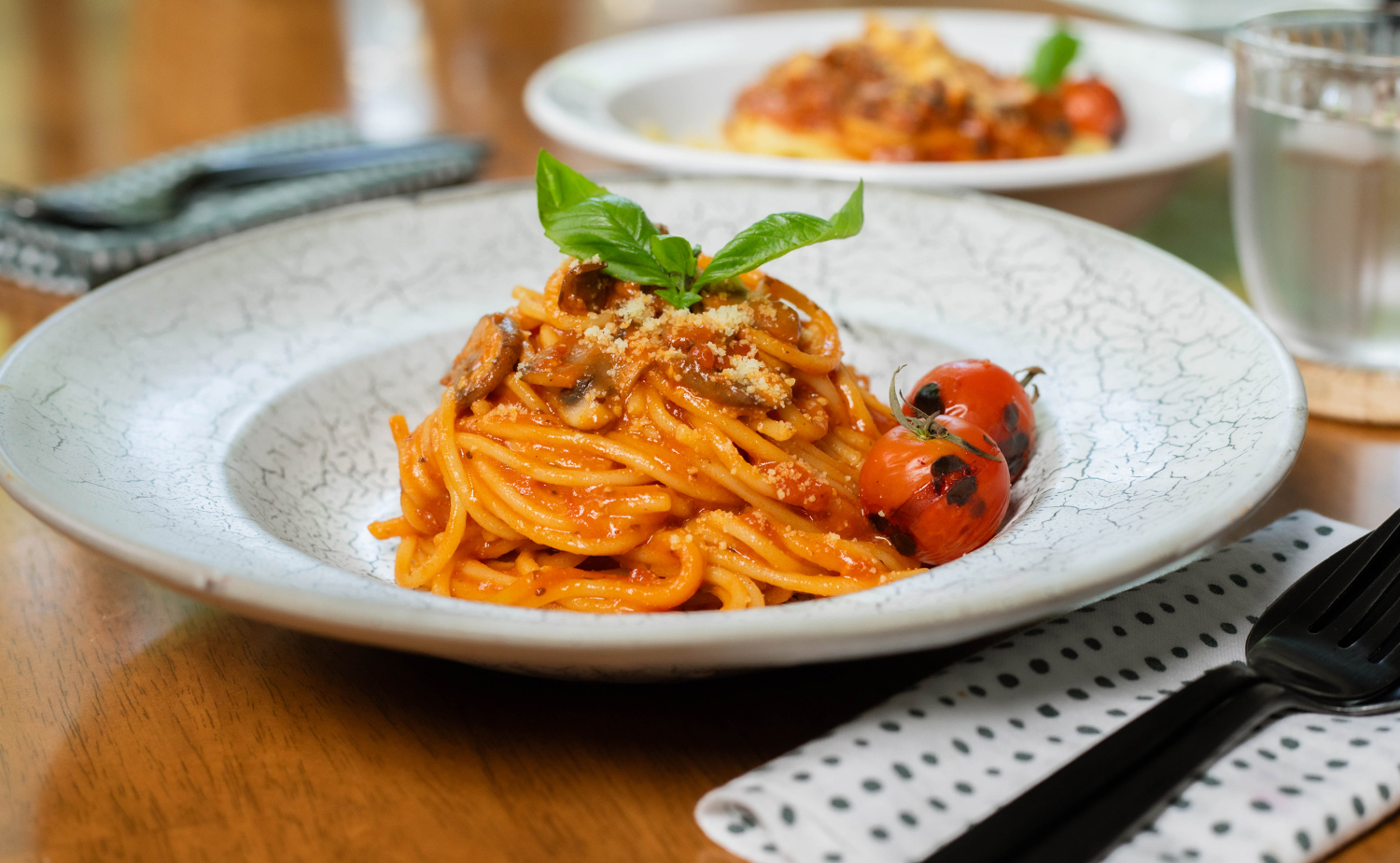 Vegetarian Tomato Spaghetti (สปาเก็ตตี้ซอสมะเขือเทศมังสวิรัติ)
