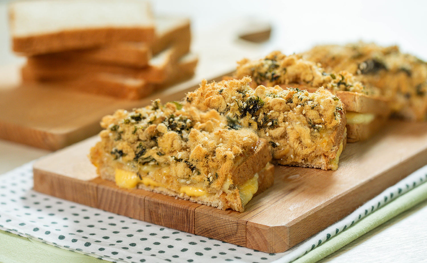 The Ultimate Pork Floss Toast (สุดยอดขนมปังหน้าหมูหยอง)