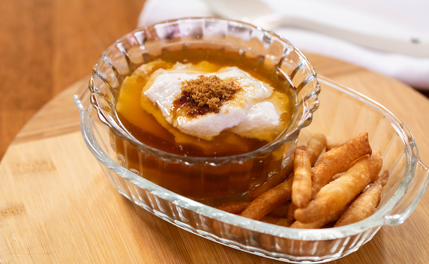 Tofu Pudding in Ginger Syrup (เต้าฮวยน้ำขิง)