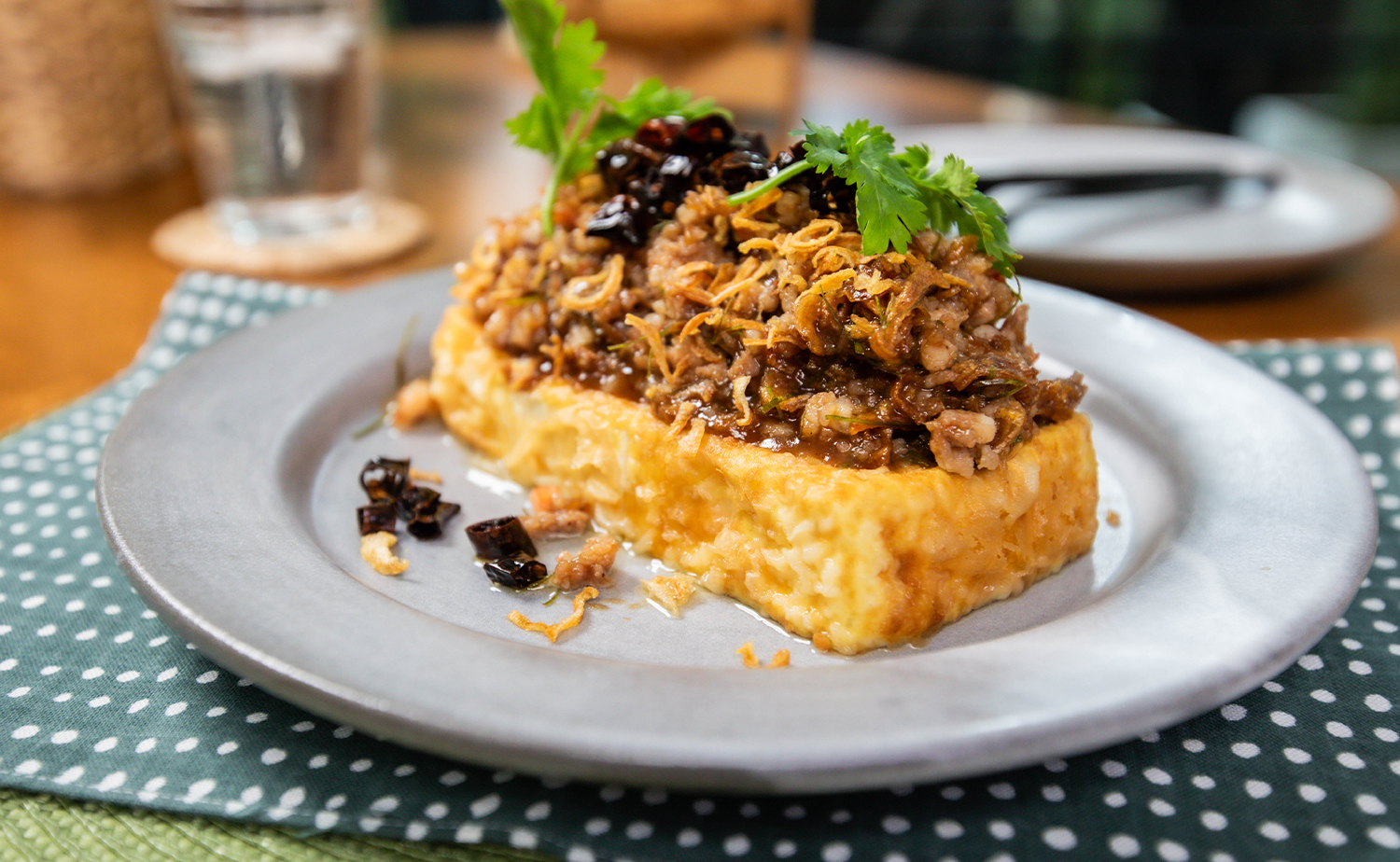 Fried Tofu with Tamarind Prawn Sauce (เต้าหู้ทอดซอสกุ้งมะขาม)