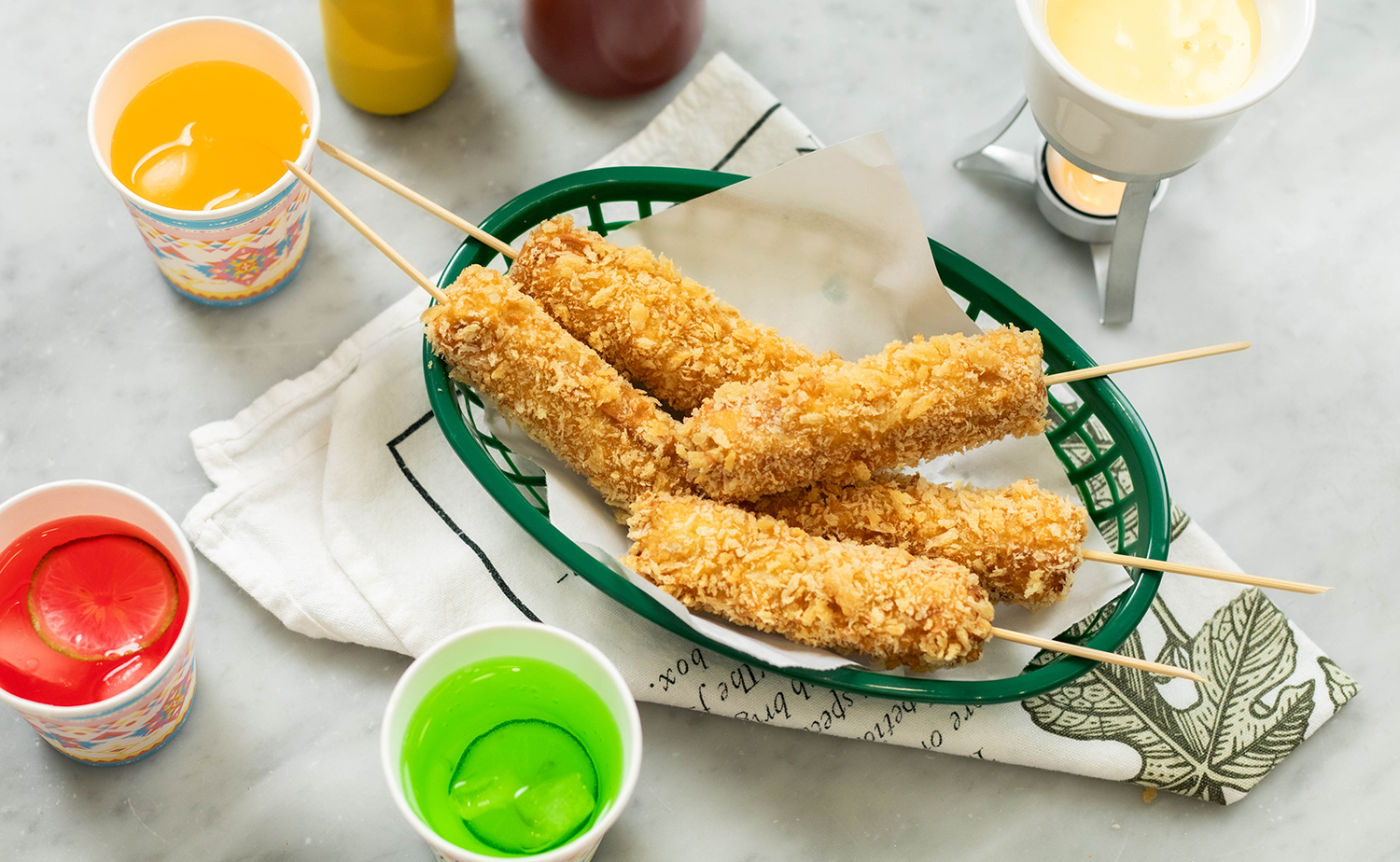 Easy Corndog and Cheese Sauce (อีซี่คอร์นดอกกับชีสซอส)
