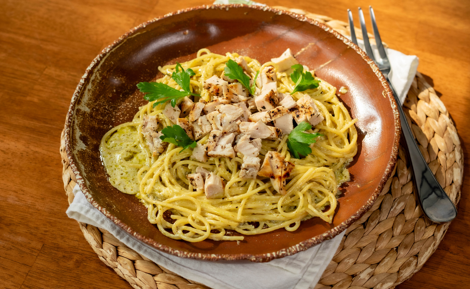 Creamy Pesto Alfredo Spaghetti (ครีมมี่เพสโต้อัลเฟรโด้สปาเก็ตตี้)