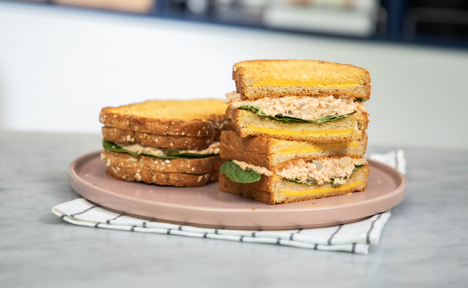 Thousand Island Chicken Grilled Cheese (แซนด์วิชไก่พันเกาะซ่อนชีส)