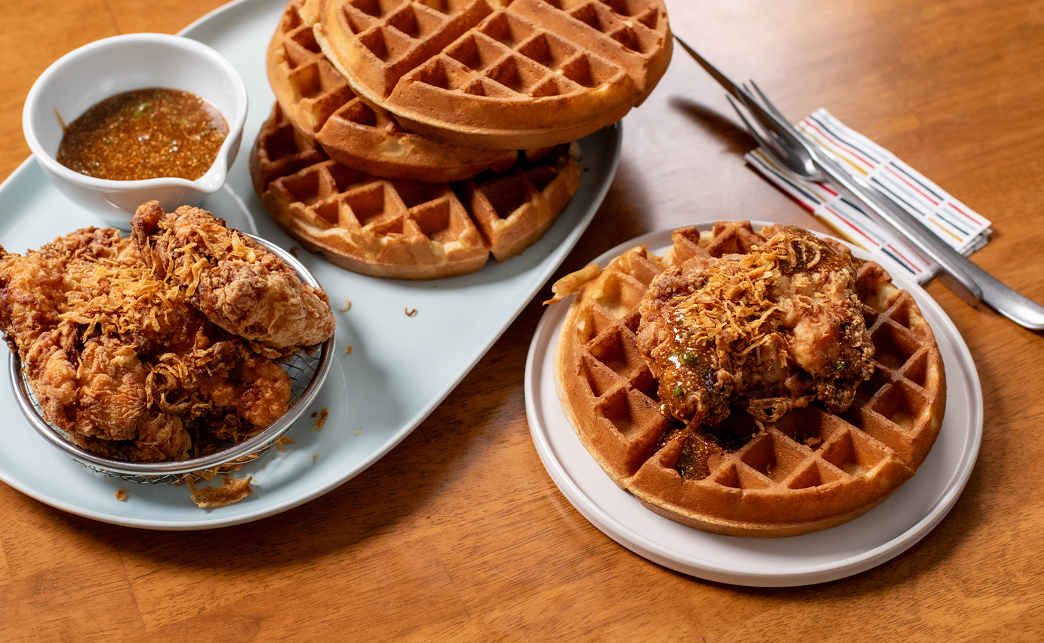 Tamarind Fried Chicken and Waffle (วาฟเฟิลไก่ทอดซอสมะขาม)