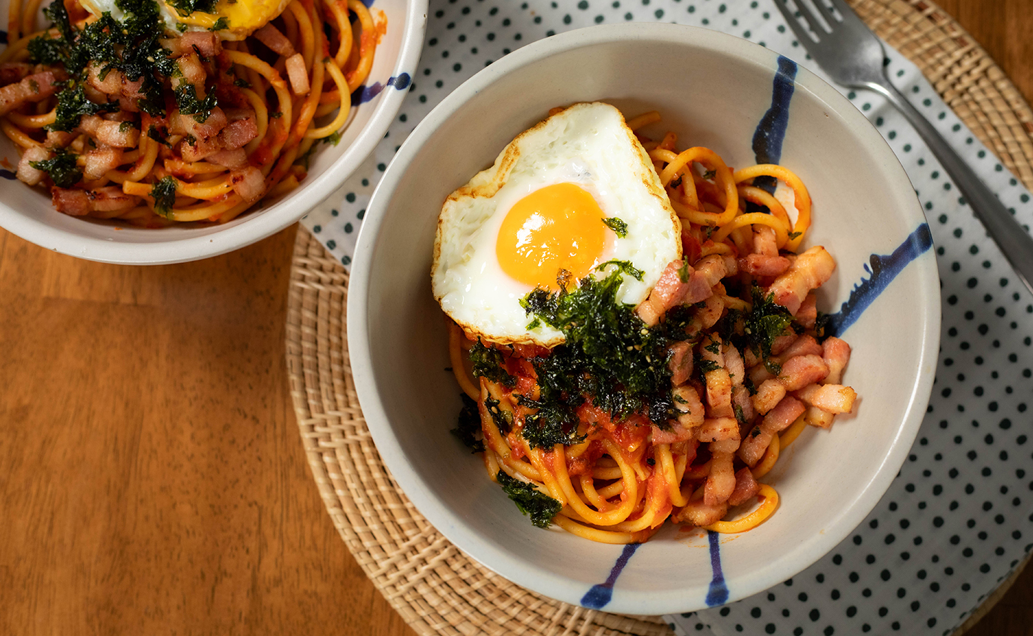 Korean-inspired Bucatini all’Amatriciana (โคชูจังบูคาตินีอาลามาติซาน่า)