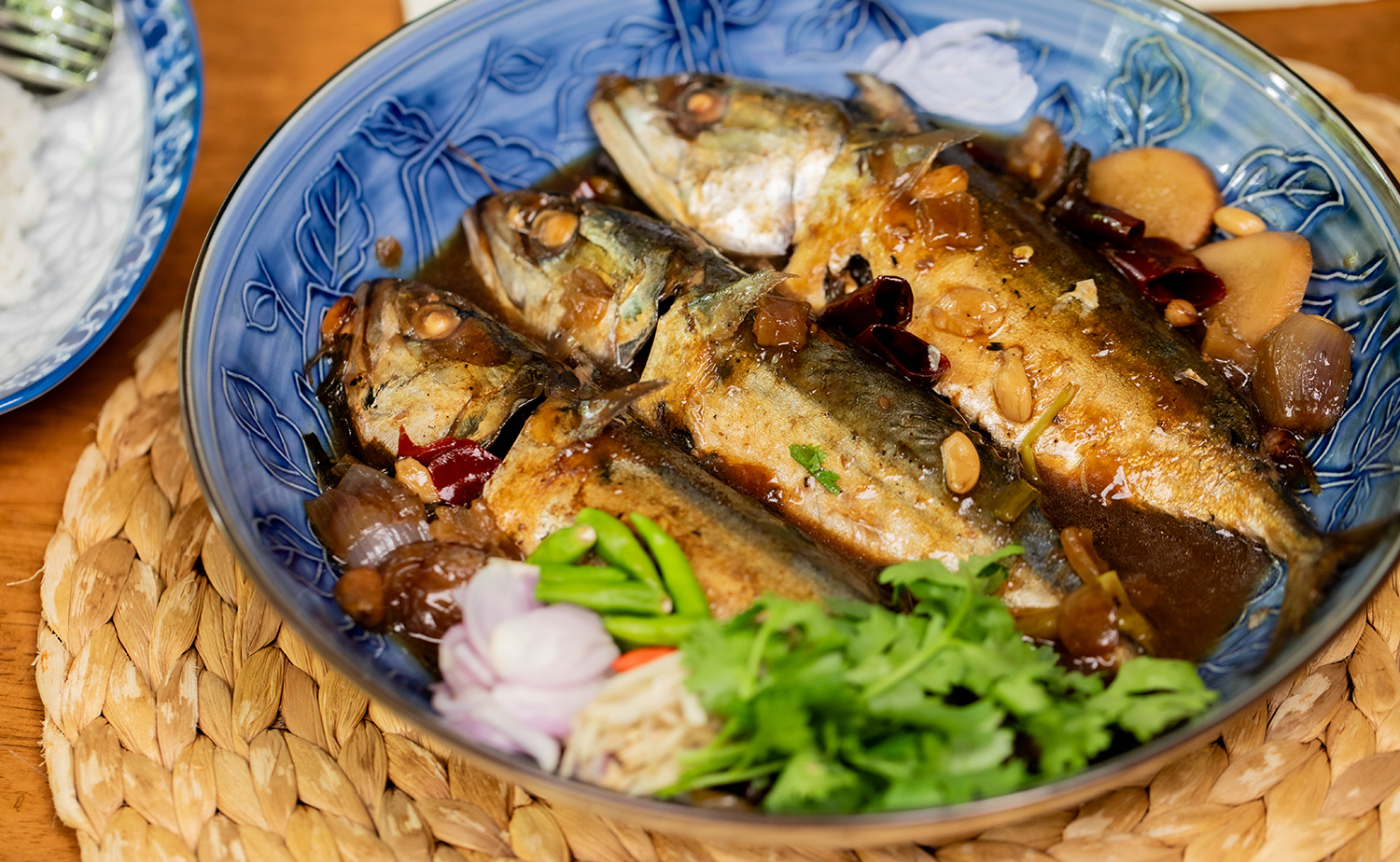 Hot and Spicy Braised Mackerel (ปลาทูซาเตี๊ยะ)