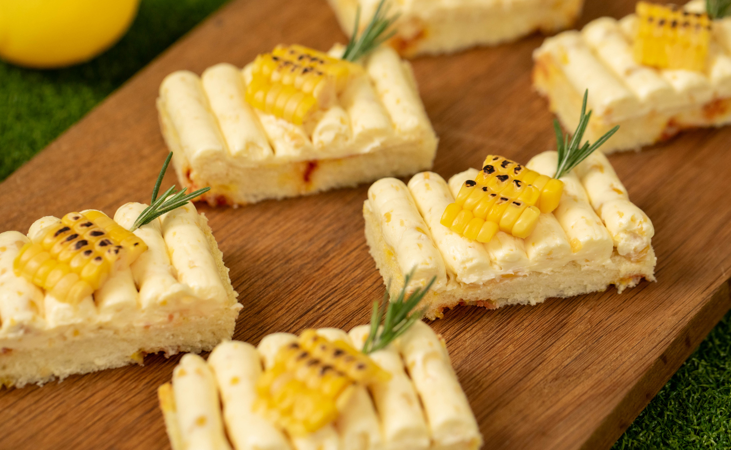 Sweet Corn Butter Toast (ขนมปังเนยข้าวโพดหวาน)