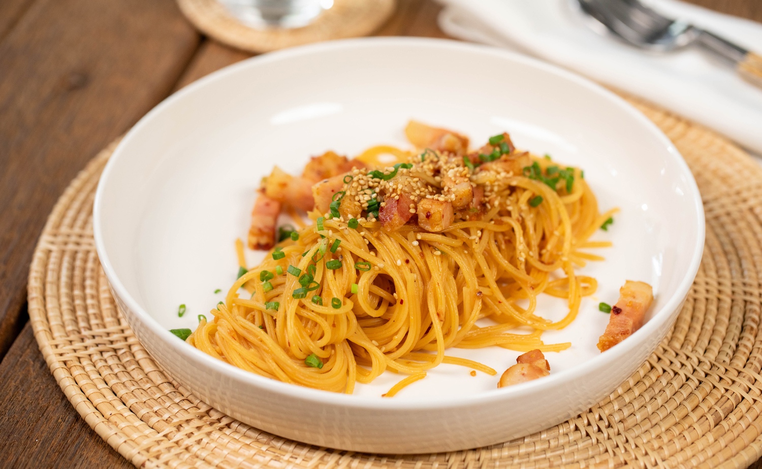 Spaghetti with Garlic Chili Crisp Oil (สปาเก็ตตี้ซอสพริกกระเทียมกรอบ)