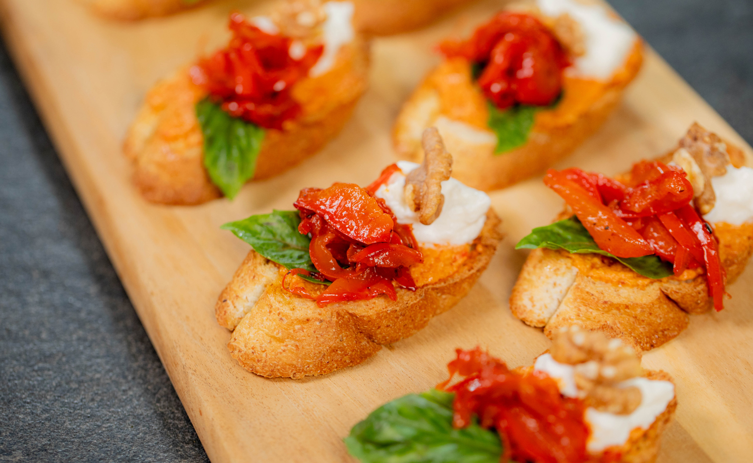 Bruschetta with Pesto Calabrese (บรูเชตต้าหน้าเพสโต้คาลาเบรเซ่)