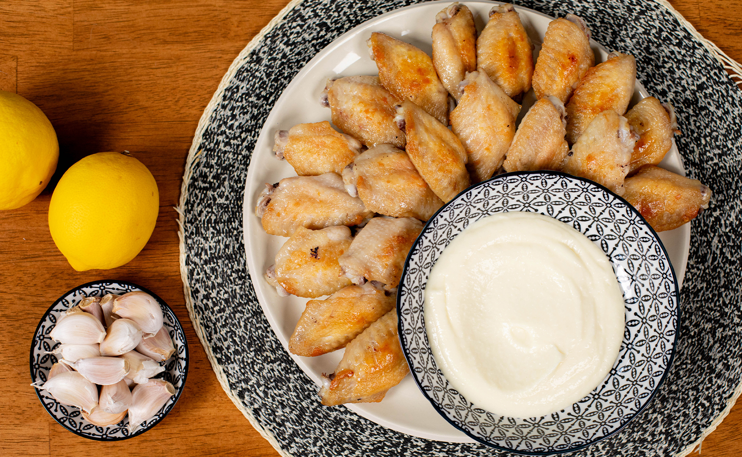 Pan Roasted Chicken Wings with Garlic Sauce (ปีกไก่อบกระทะซอสกระเทียม)