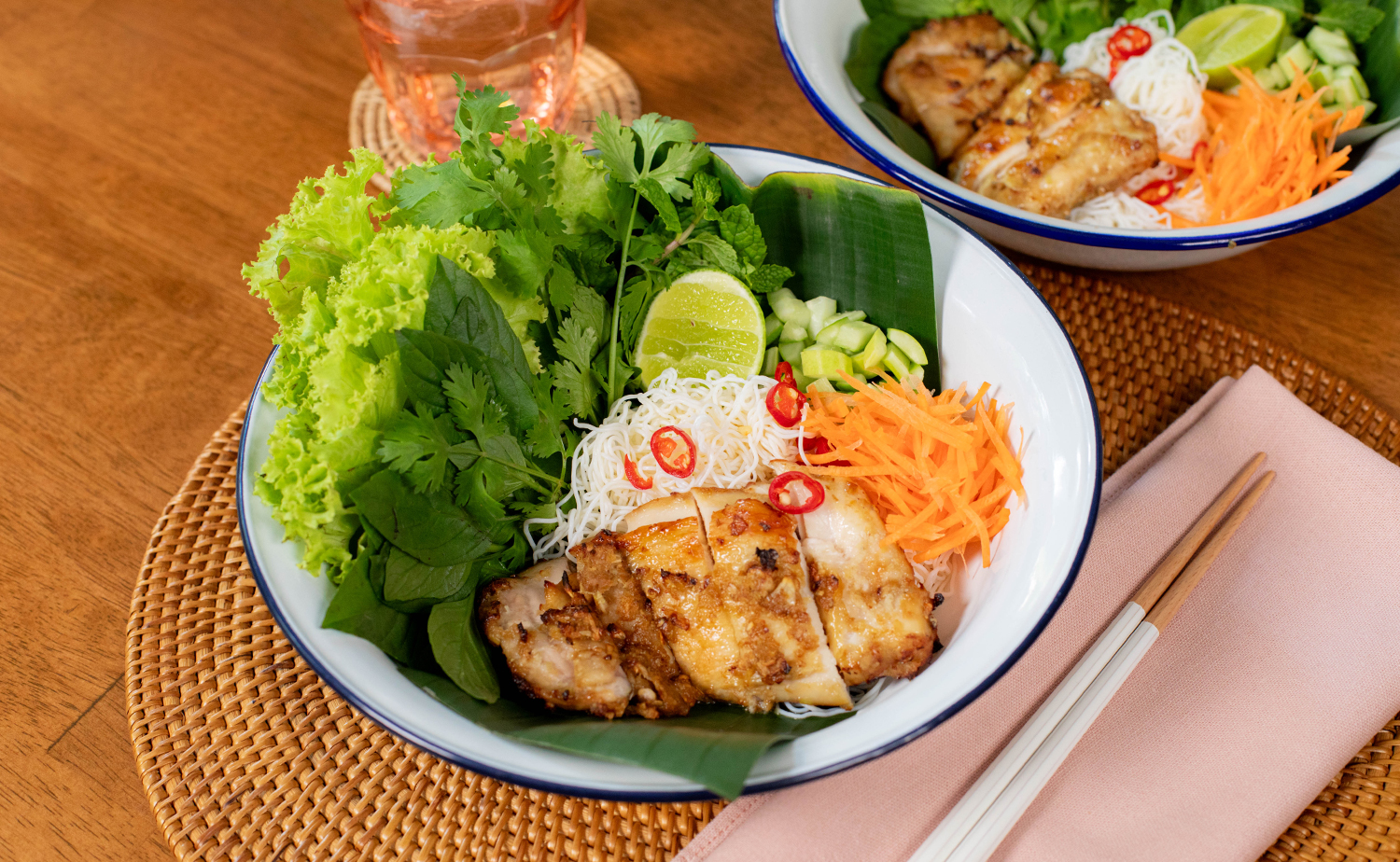Vietnamese-style Lemongrass Chicken with Egg White Vermicelli Noodles (เส้นหมี่ไข่ขาวไก่ตะไคร้สไตล์เ