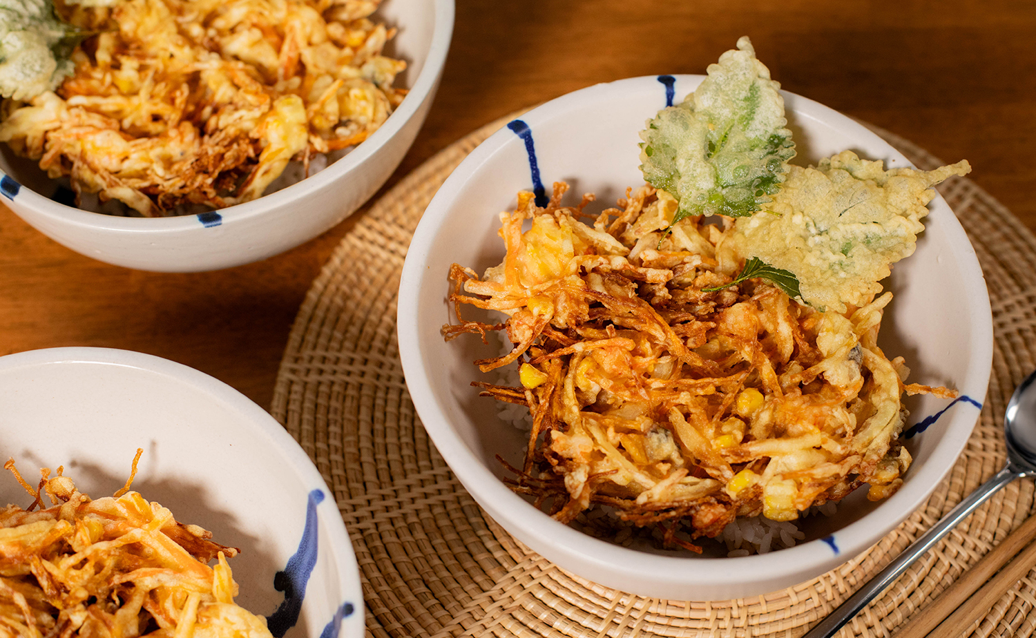 Kaisen Kakiage Don (ไคเซนคาคิอาเกะดง)