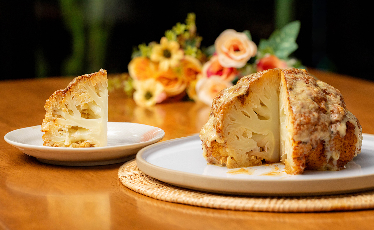 Cheesy Whole Roasted Cauliflower (กะหล่ำดอกอบชีส)