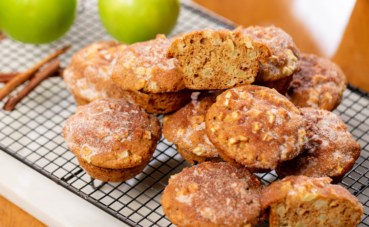 Apple Cinnamon Muffins (แอปเปิ้ลชินนาม่อนมัฟฟิน)