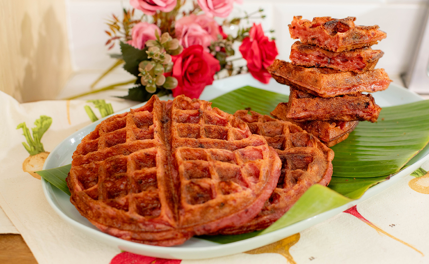 Beetroot Coconut Pancake (ขนมบ้าบิ่นอินเลิฟ)