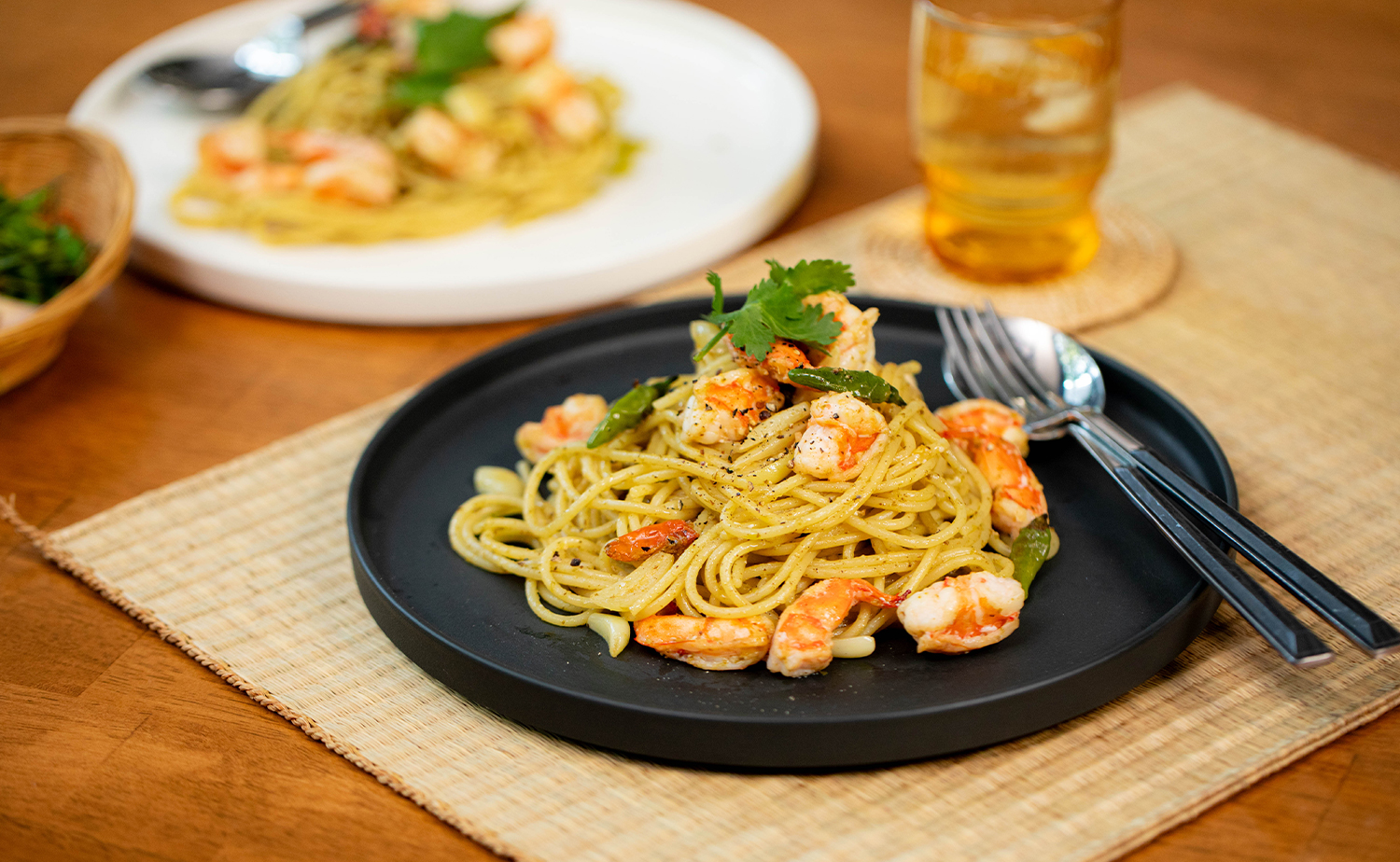 Spaghetti with Chili Garlic Shrimp and Pesto (สปาเก็ตตี้กุ้งผัดพริกขี้หนูเพสโต้)