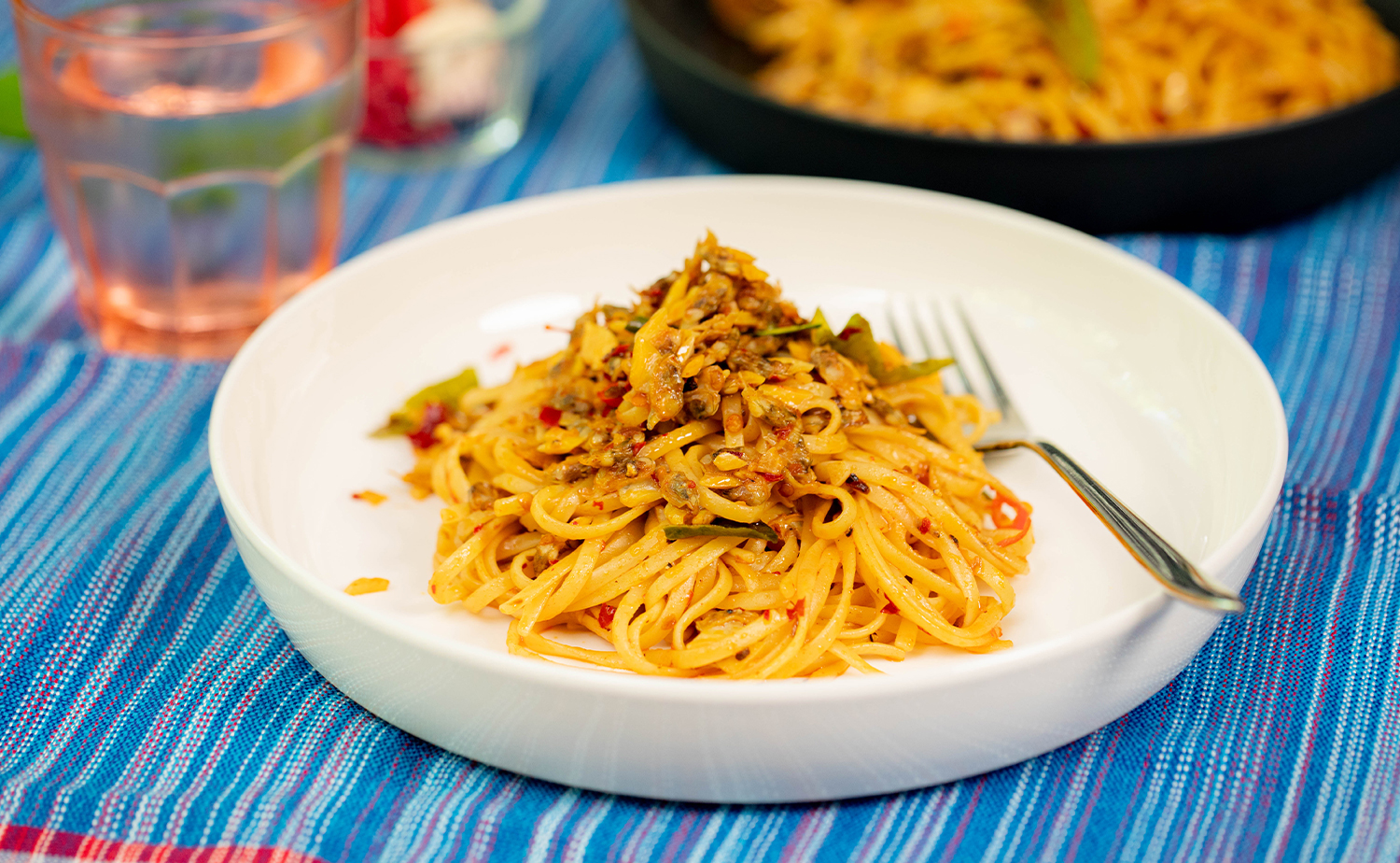 Linguine with Clams in Chili Paste (ลินกวินีหอยลายผัดน้ำพริกเผา)