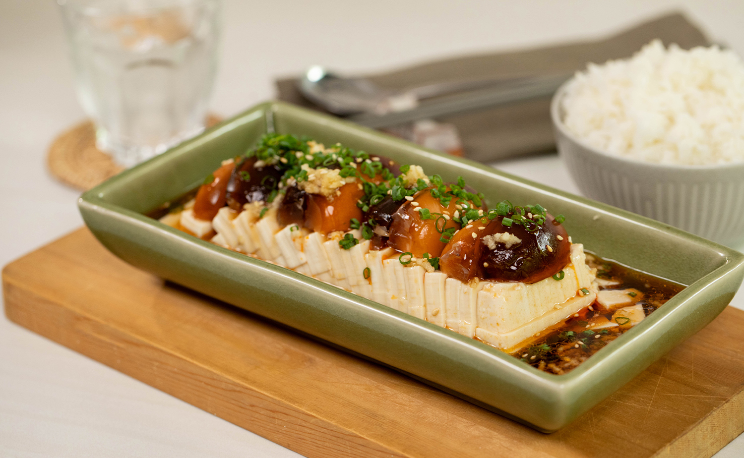 Silken Tofu with Century Egg and Aromatic Soy Sauce (เต้าหู้ไข่เยี่ยวม้า)