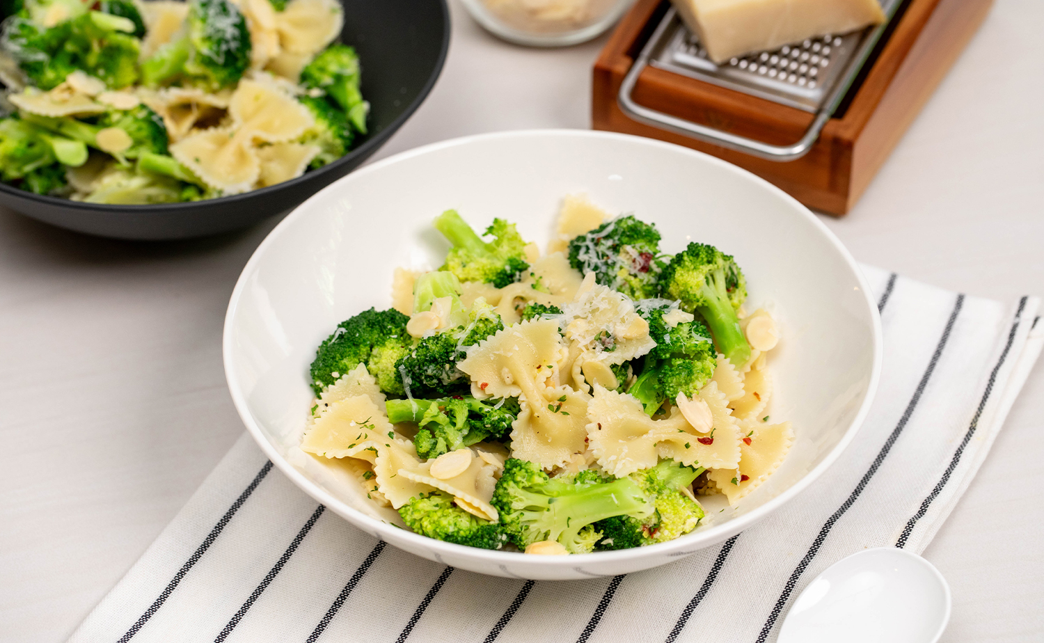 Easy Broccoli Pasta (บร็อคโคลีพาสต้าอย่างง่าย)