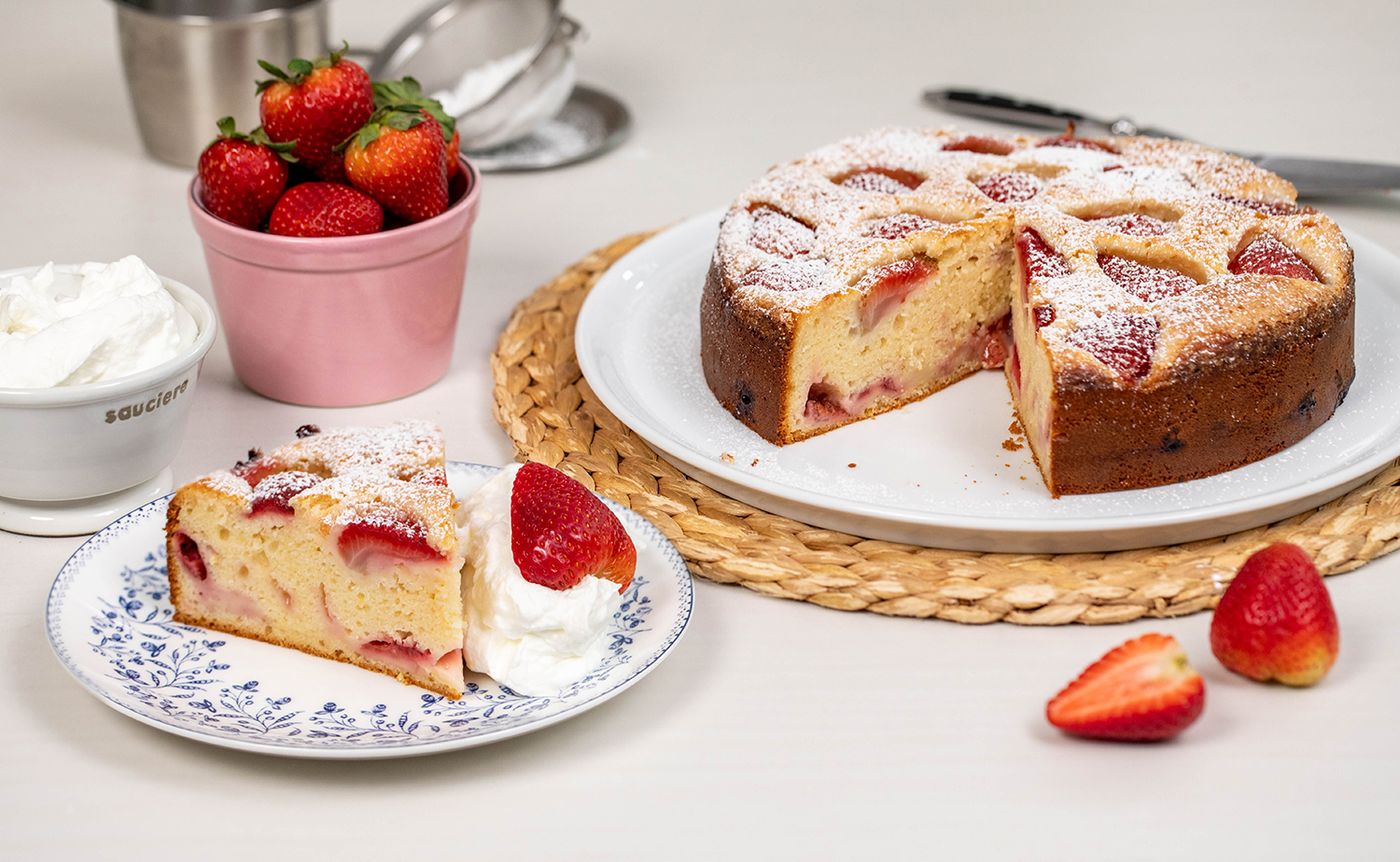 Very Strawberry Cake (เวรี่สตรอว์เบอร์รี่เค้ก)