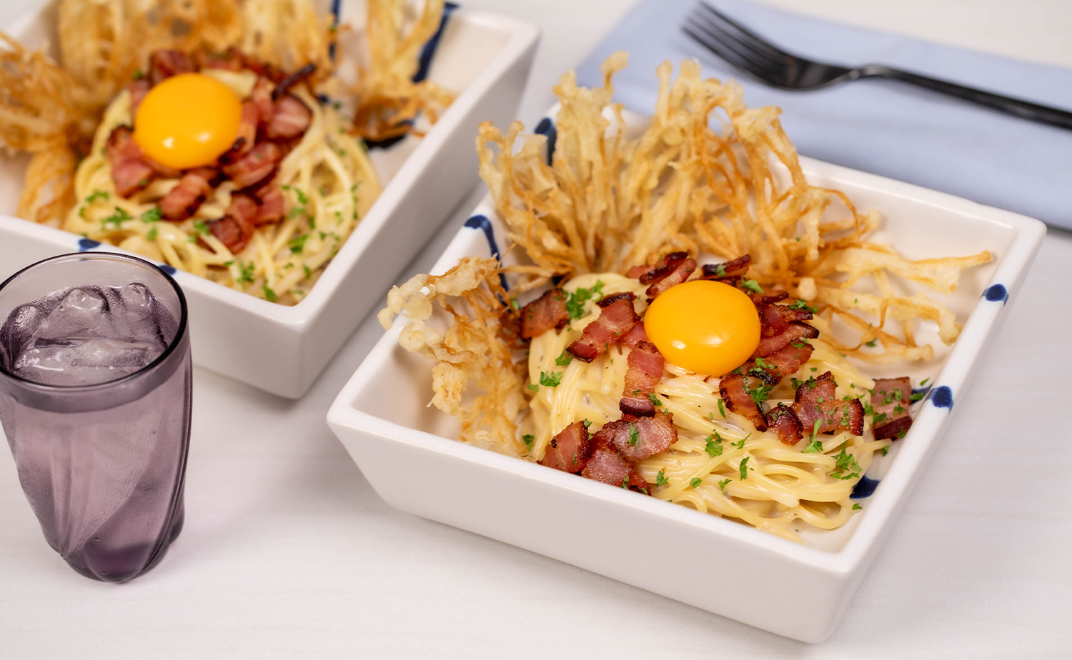 Spaghetti Carbonara with Crispy Enoki (สปาเก็ตตี้คาร์โบนาร่าทรัฟเฟิลกับเห็ดเข็มทองกรอบ)