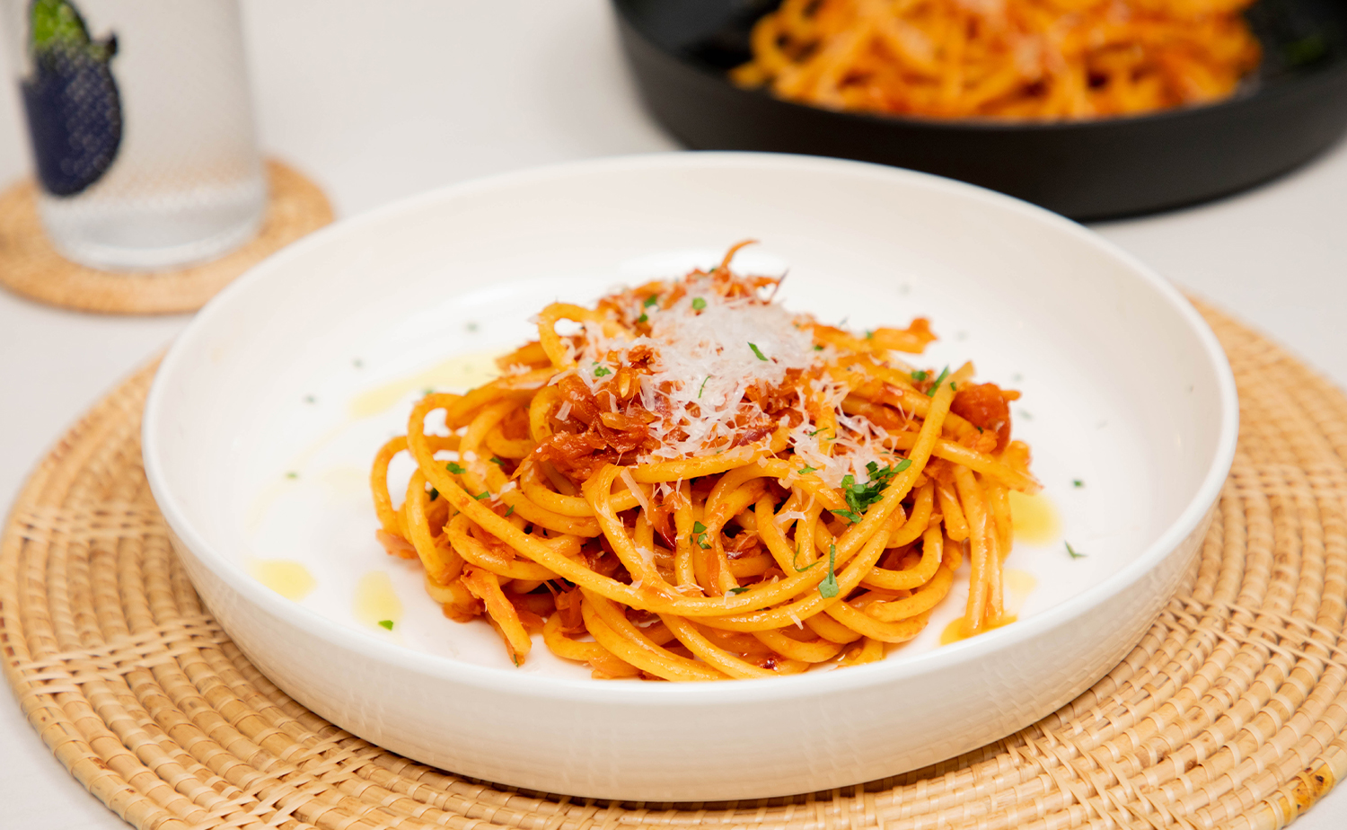 Caramelized Shallot Pasta (พาสต้าซอสหอมเจียว)