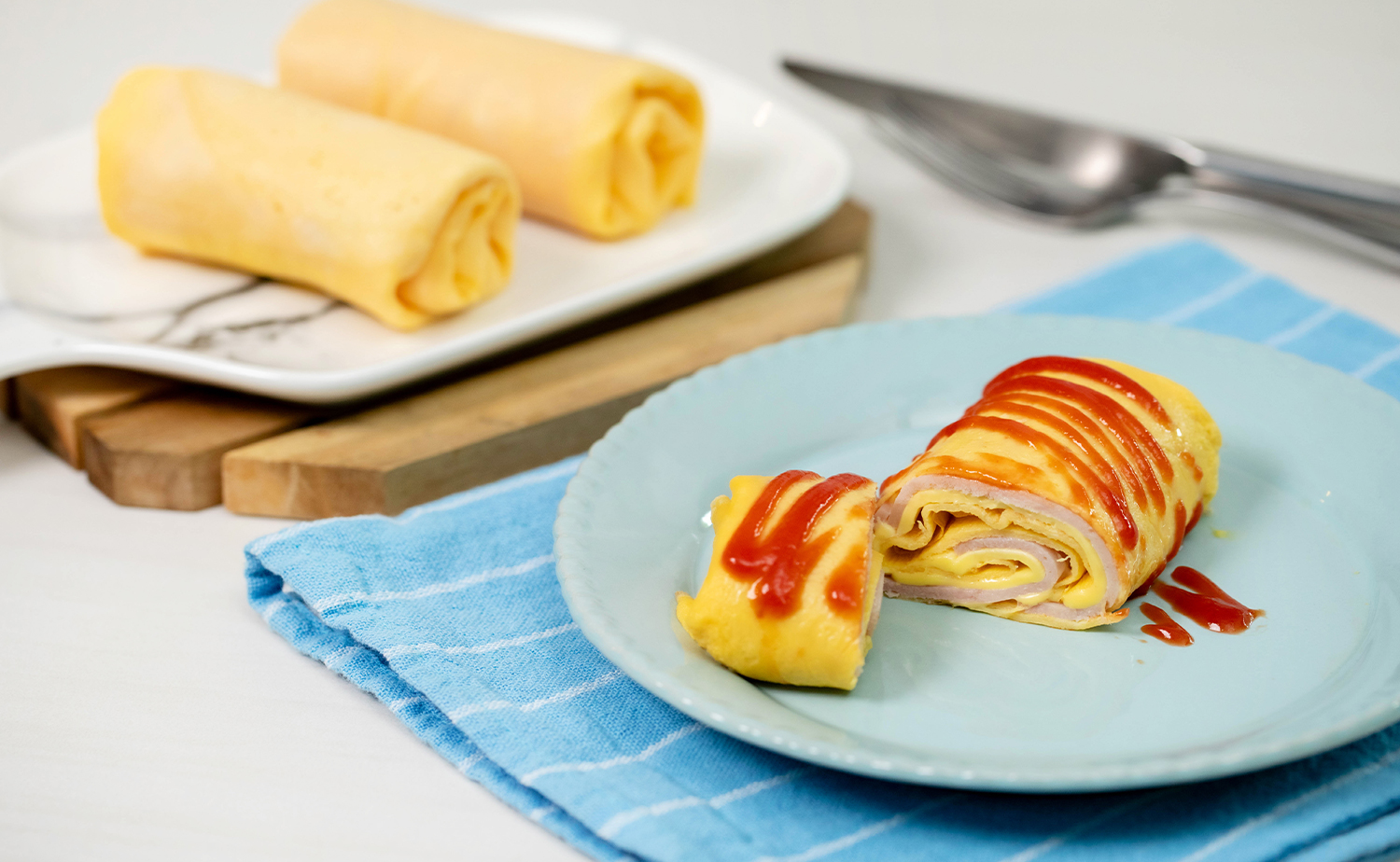 Ham and Cheese Egg Wrap (ไข่ม้วนแฮมชีส)