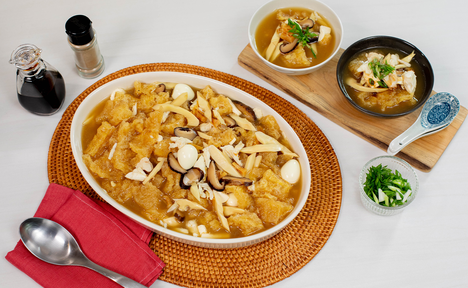 Fish Maw Soup with Crab (ซุปกระเพาะปลาเนื้อปู)