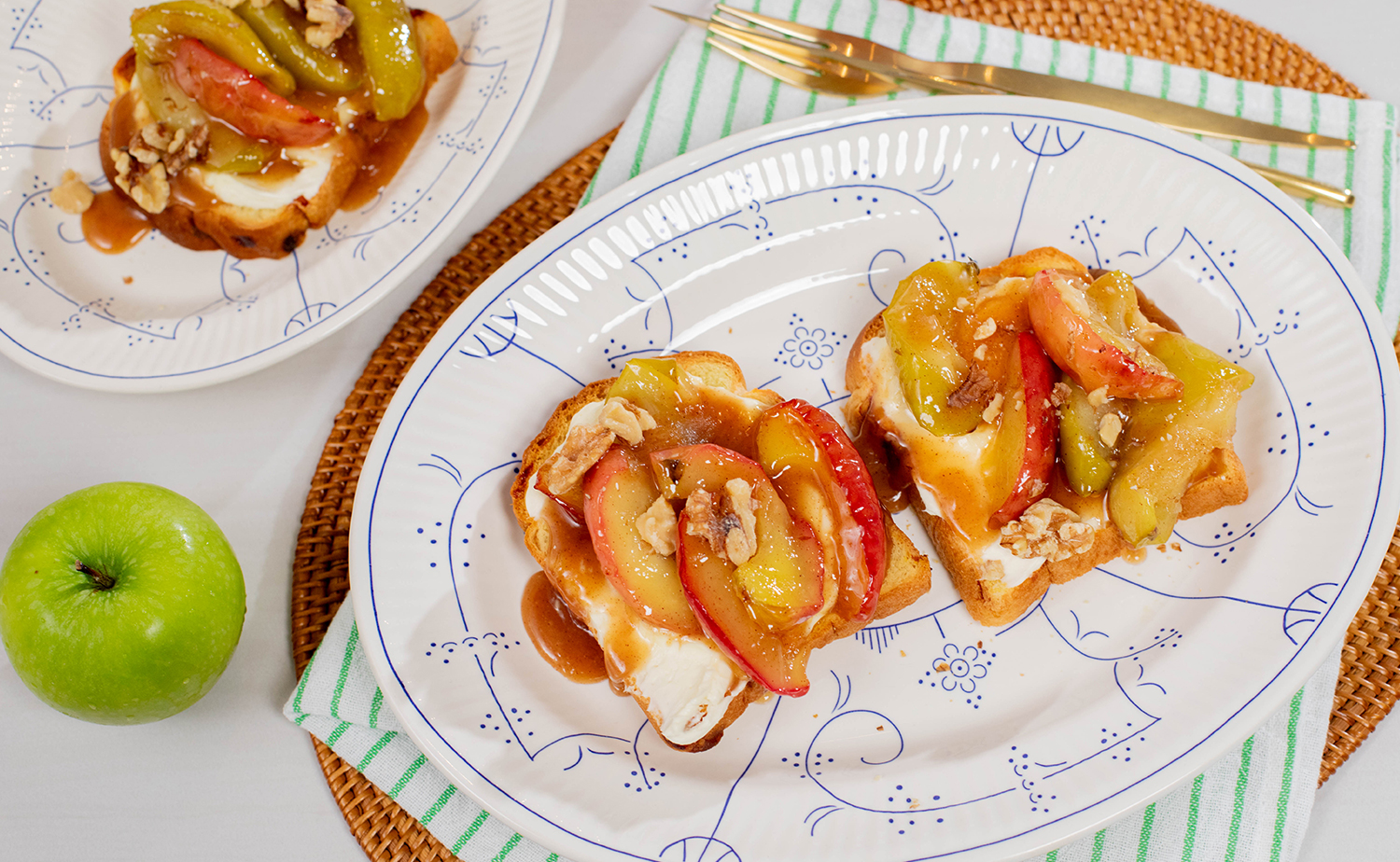 Cream Cheese and Apple Butterscoth toast (ขนมปังบัตเตอร์สก็อตแอปเปิ้ลครีมชีส)