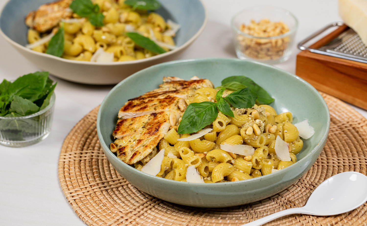 Ricotta Pesto Macaroni (มักกะโรนีเพสโต้ครีมรีคอตต้าไก่ย่าง)